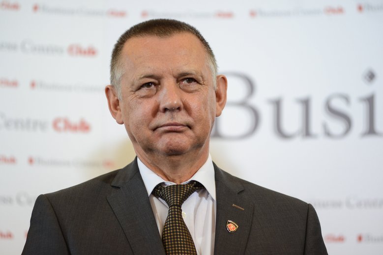 Marian Banaś pozostaje szefem NIK, ale pracę straci szef ABW.