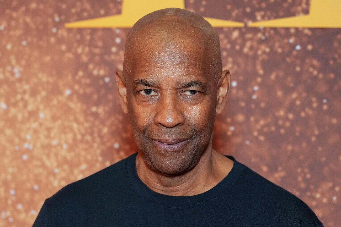 Denzel Washington ujawnia, że na planie "Gladiatora 2" wykonał "pełny" pocałunek z mężczyzną.