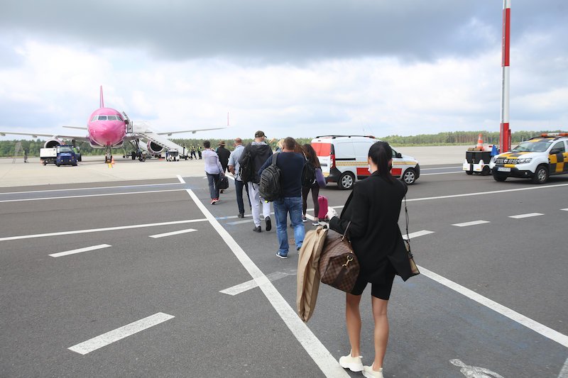 Nie tylko Manuela Gretkowska wyjeżdża z Polski po wygranej Andrzeja Dudy. Porozmawialiśmy z kilkoma osobami, które szykują się do emigracji z Polski. Nie tylko Manuela Gretkowska wyjeżdża z Polski po wygranej Andrzeja Dudy. Porozmawialiśmy z kilkoma osobami, które szykują się do emigracji z Polski.