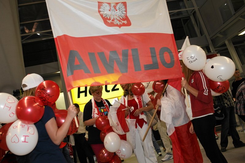 Powrót Paraolimpijczyków z Londynu. Kibice przywitali ich na warszawskim lotnisku.