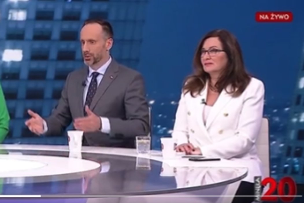 Janusz Kowalski uważa, że kredki dla dzieci "przemycają" ideologię LGBT.