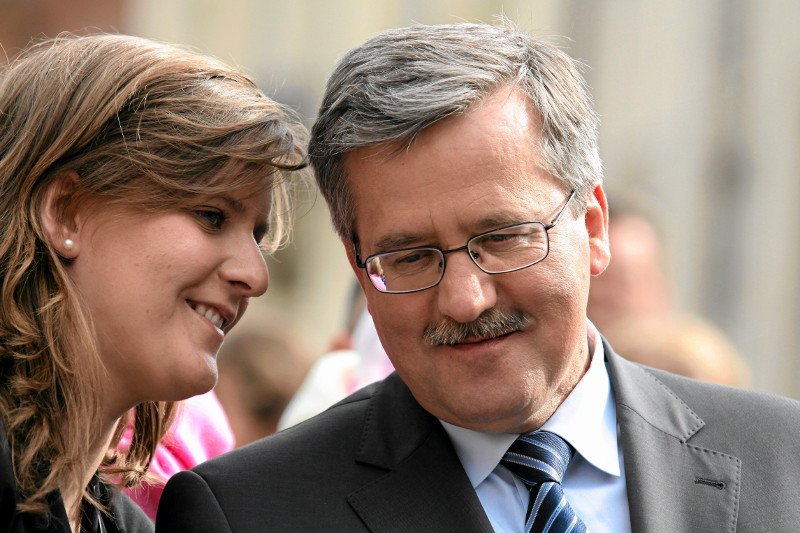 Elżbieta Komorowska z  prezydentem Bronisławem Komorowskim podczas happeningu z okazji Dnia Ojca (2010 r.).