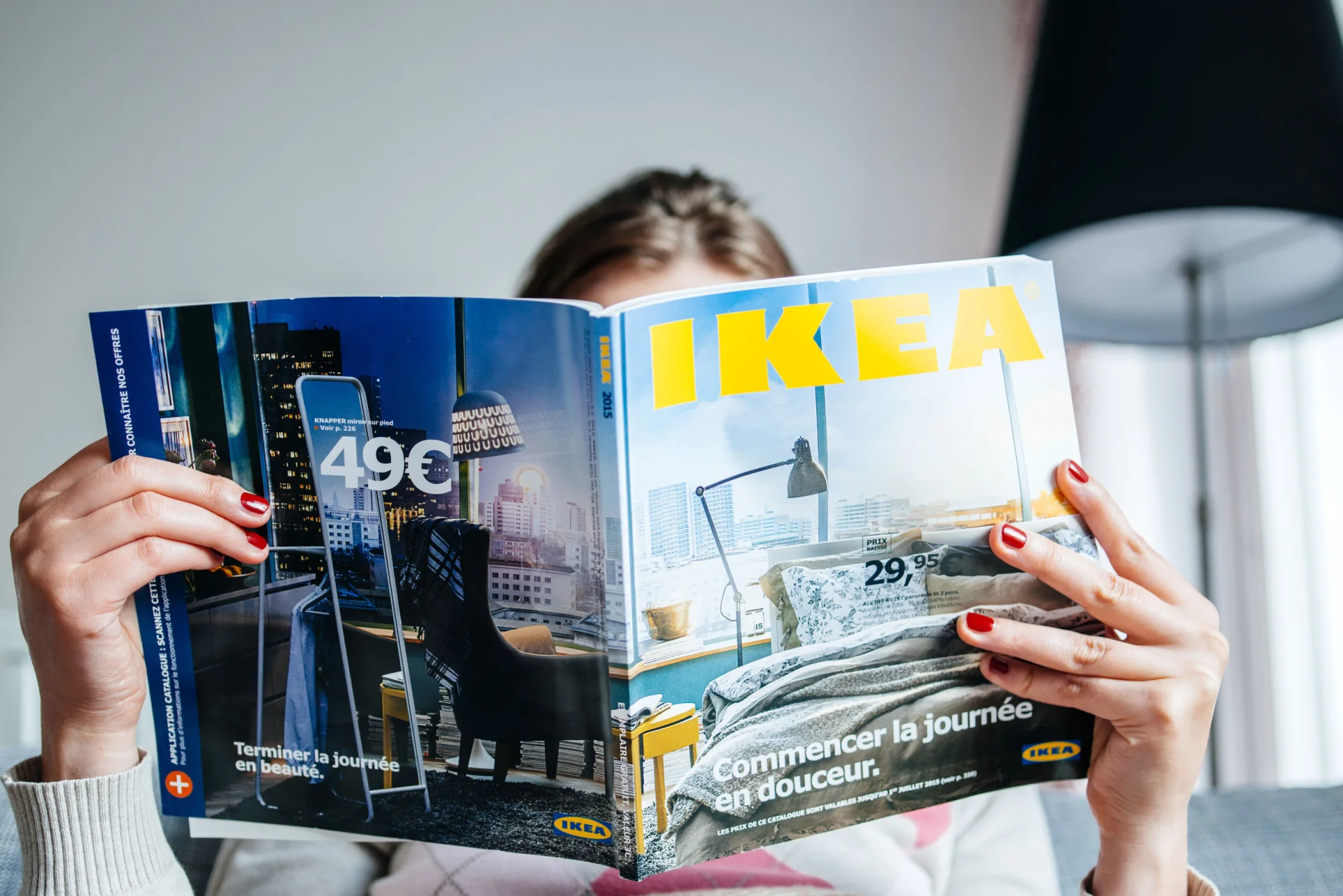 Ikea to lagom - funkcjonalność i wygoda, bez przerostu formy nad treścią.