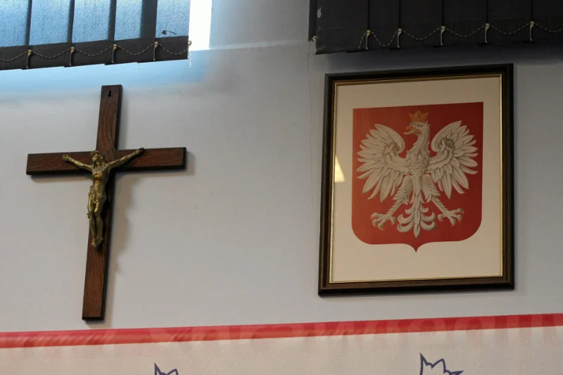 Czy czeka nas nowe godło z krzyżem?