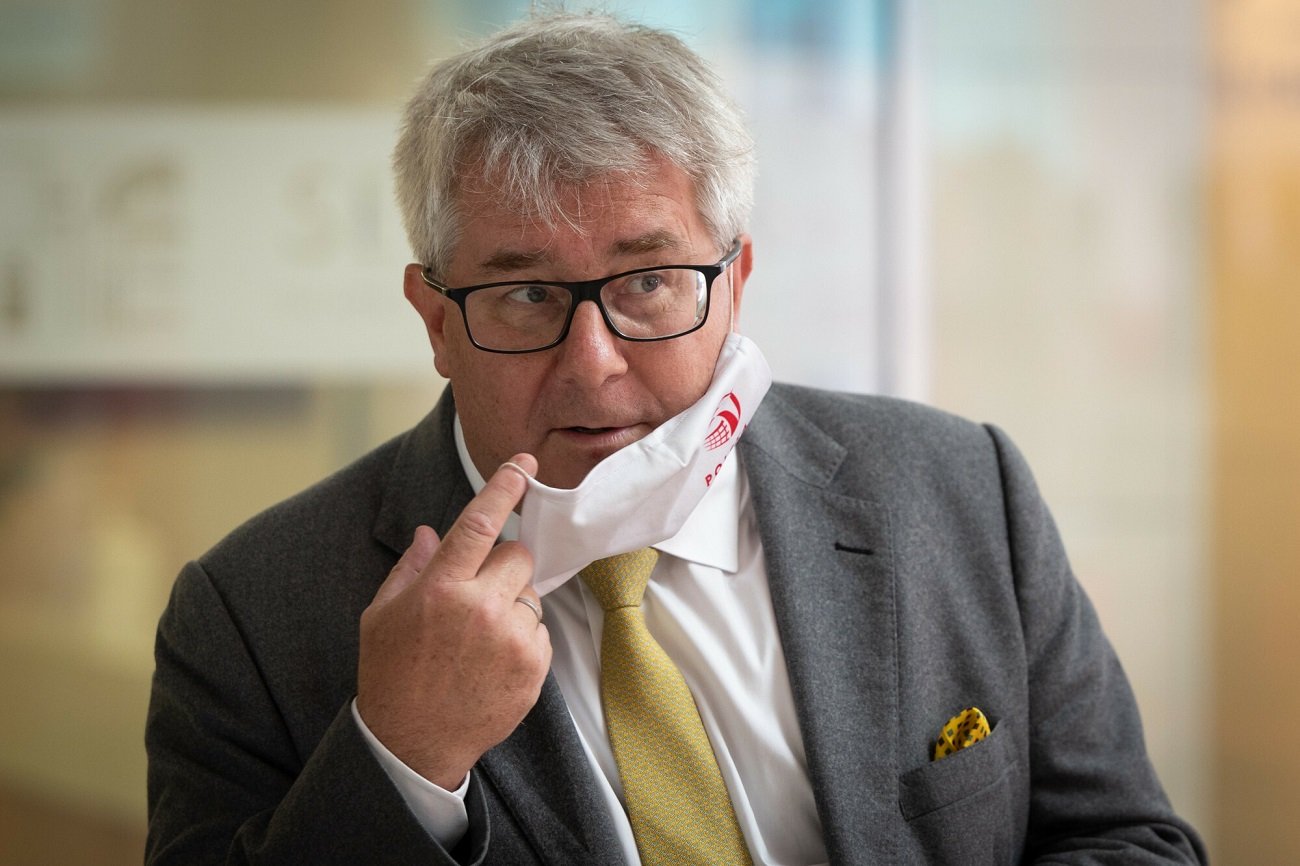Ryszard Czarnecki tłumaczy się, dlaczego poleciał na igrzyska w Tokio.