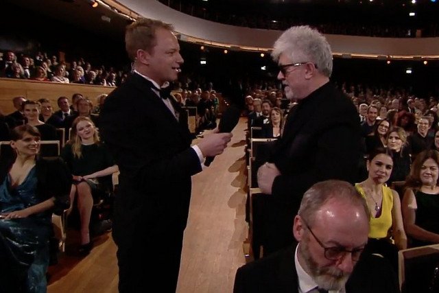 Maciej Stuhr i Pedro Almodovar podczas gali Europejskich Nagród Filmowych we Wrocławiu.