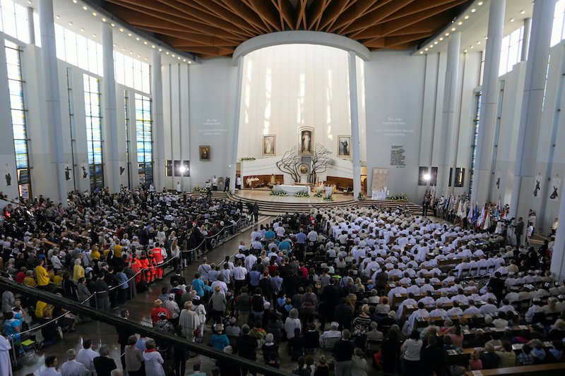 Sanktuarium Bożego Miłosierdzia w Łagiewnikach poinformowało, że u jednego z duchownych wykryto koronawirusa.