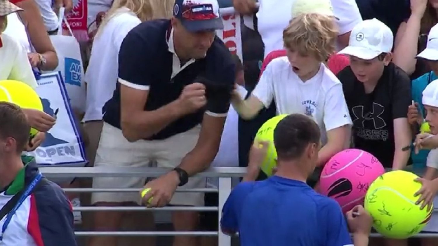 Afera z czapką na US Open. Rykoszetem dostaje firma "Drog-Bruk" ze Zgorzelca Pamiętacie aferę z czapką na US Open? Rykoszetem dostaje teraz... inna polska firma