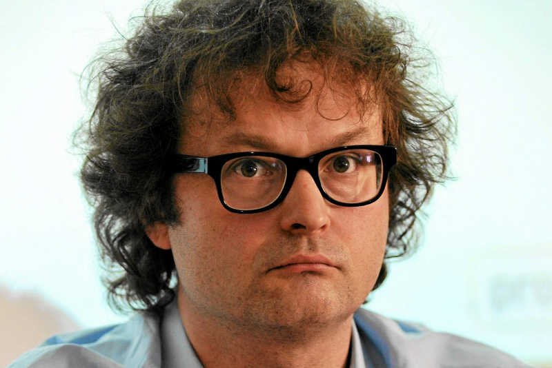 Prof. Tadeusz Bartoś ocenia, że Kościół traktuje swoich wiernych jak poddanych.