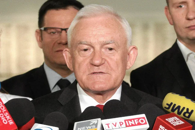 Katarzyna Piekarska już jakiś czas temu informowała, że Leszek Miller nie będzie ponownie ubiegał się o stanowisko przewodniczącego SLD.
