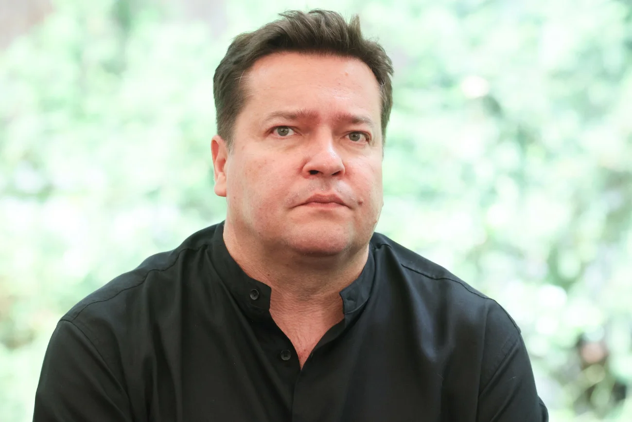 Aktor Robert Kudelski szczerze opowiada o swojej chorobie otyłościowej i stygmatyzujących słowach, które słyszał od dzieciństwa.