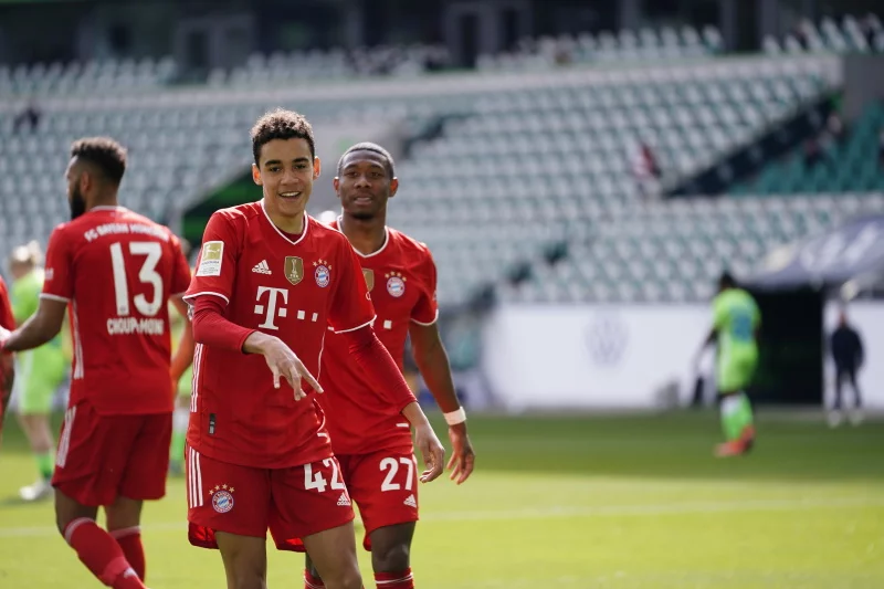 18-letni Jamal Musiala strzelił dwa gole dla Bayernu Monachium i zapewnił mu triumf nad Wilkami