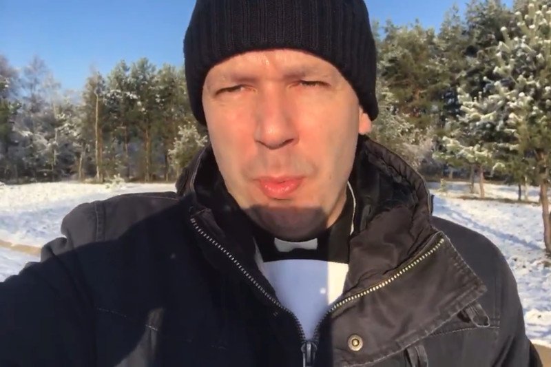 Ksiądz Wachowiak zasugerował na Twitterze, że dominikanina Ludwika Wiśniewskiego oklaskiwali zwolennicy aborcji i LGBT.