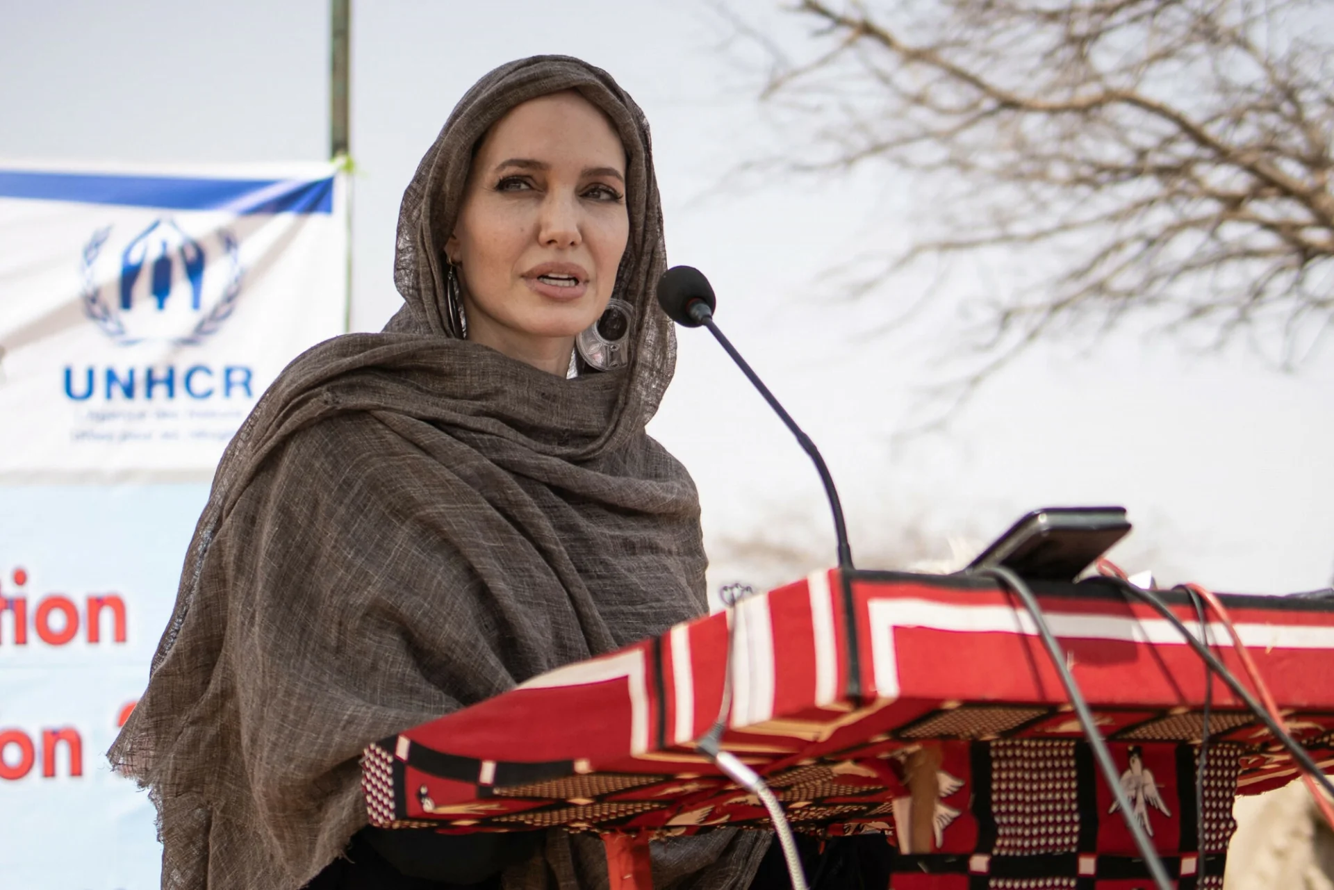Angelina Jolie założyła konto na Instagramie. Chce pomóc Afgankom.