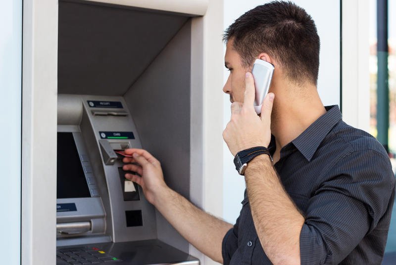 Nie da się wypłacić gotówki i nie da się dodzwonić i co robić?