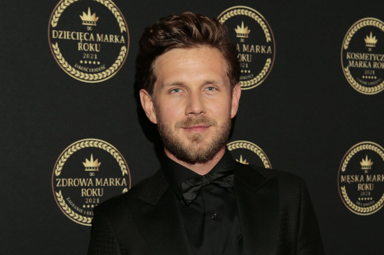 Antek Królikowski chwali się nową pracą.