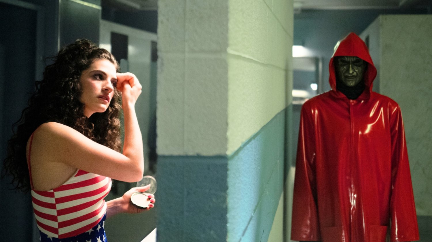 To światowy przebój Netfliksa, ale też straszny gniot. Widziałam nową "Ulicę Strachu" (niestety) "Ulica Strachu: Królowa balu" to kiepski slasher Netflixa (RECENZJA)