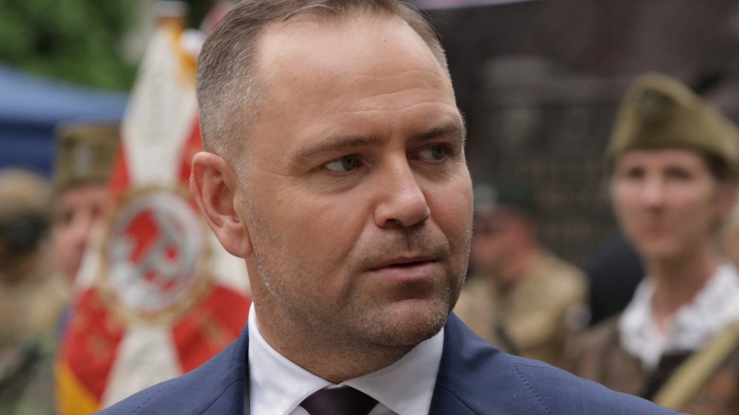 Spór o limuzynę Nawrockiego. "Ale to rowerem ma jeździć prezydent?"