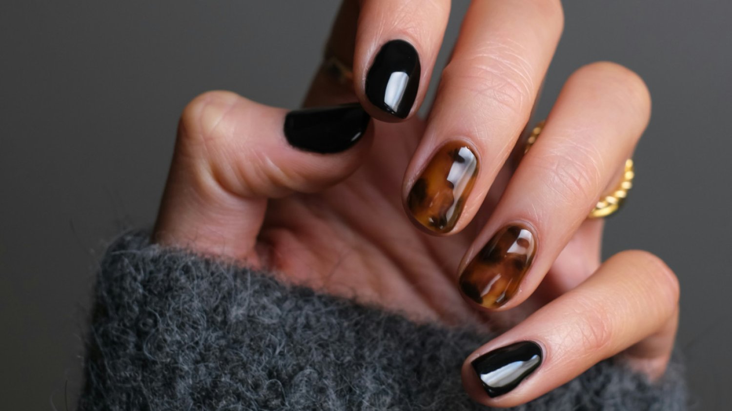 Trendy w manicure na jesień 2024.