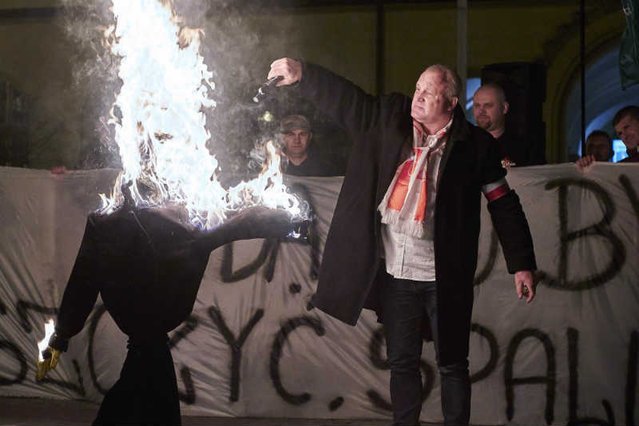 Nacjonalista Piotr Rybak spalił kukłę Żyda na wrocławskim rynku. Sąd skazał go na 10 miesięcy więzienia bez zawieszenia, ale do akcji wkroczyła prokuratura, która chce złagodzenia wyroku.