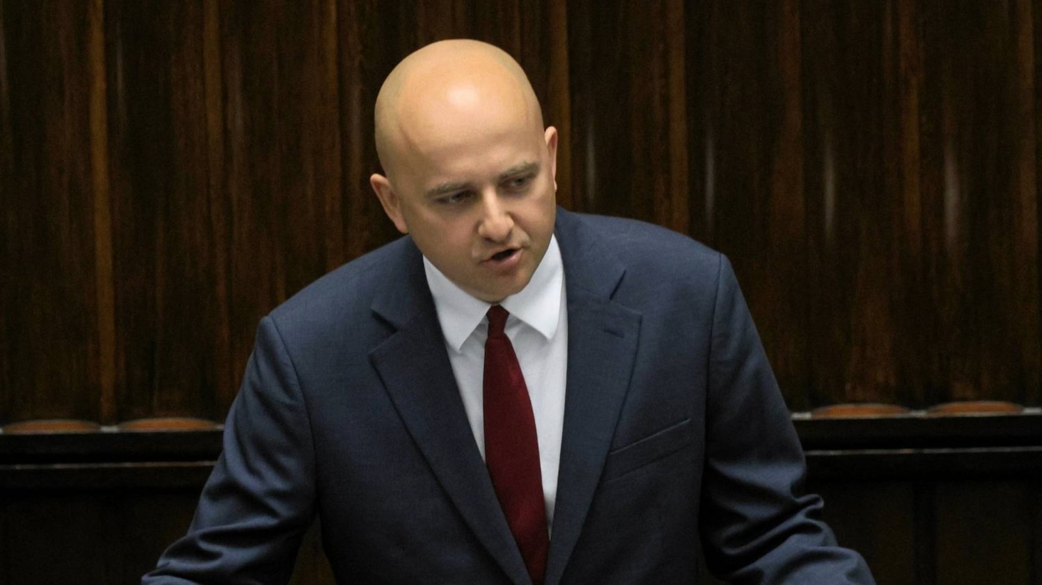 Poseł PiS Dariusz Matecki usłyszał sześć zarzutów od prokuratury.