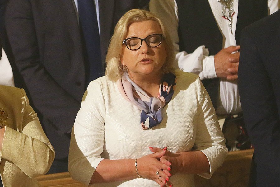 Beata Kempa udała się w niedzielę do Oleśnicy, gdzie wychwalała miejscowego proboszcza.