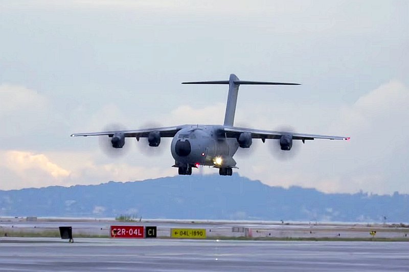 Nowoczesny wojskowy samolot transportowy Airbus A400 uległ katastrofie pod Sewillą w Hiszpanii. Do zdarzenia doszło kilka chwil po starcie.