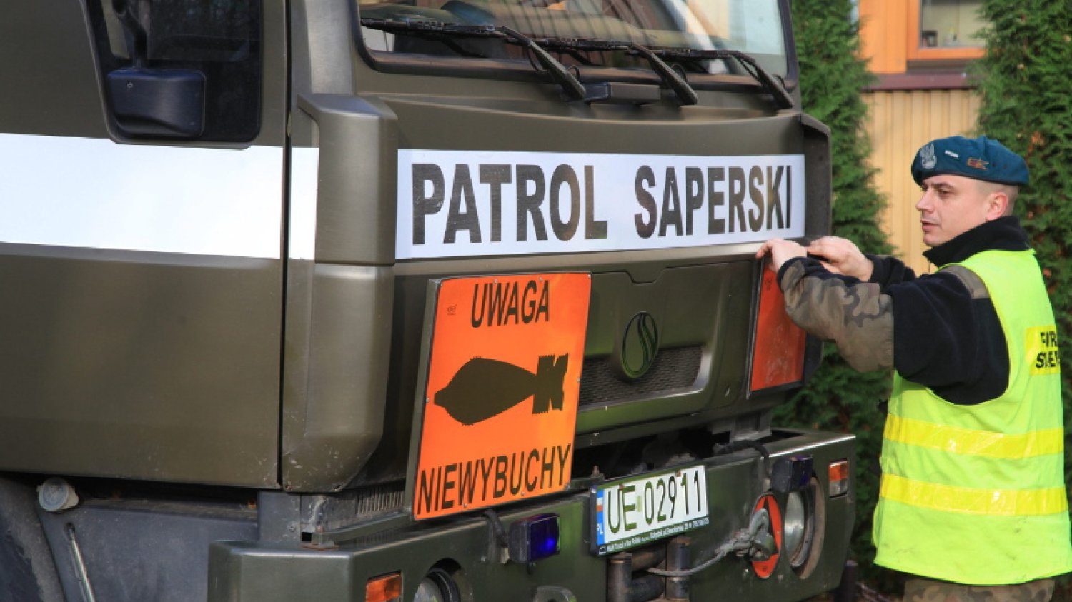 Niefrasobliwe zachowanie mieszkanki bloku poskutkowało ewakuacją całego osiedla.