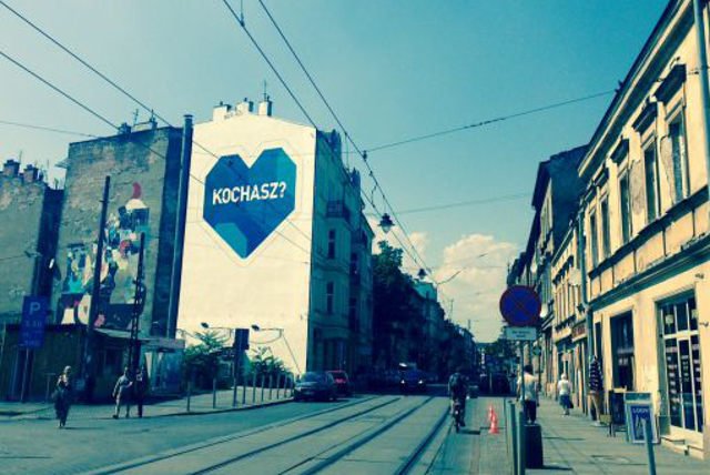 Niebieskie serduszko, symbol kampanii #stopwariatom pojawi się na setkach billboardów, w autobusach i centralnych punktach. W akcję włączyła się także policja, która rozprowadzi kilkaset tysięcy serduszek.
