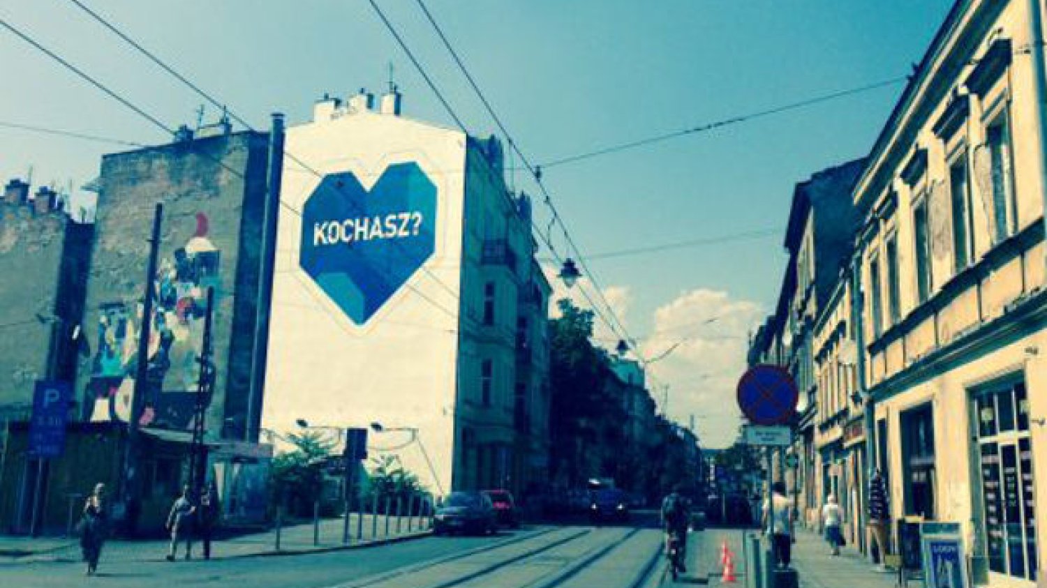 Niebieskie serduszko, symbol kampanii #stopwariatom pojawi się na setkach billboardów, w autobusach i centralnych punktach. W akcję włączyła się także policja, która rozprowadzi kilkaset tysięcy serduszek.