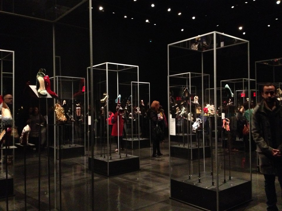 Wystawa Boots: The Height of Fashion w Muzeum Fashion Institute of Technology w Nowym Jorku