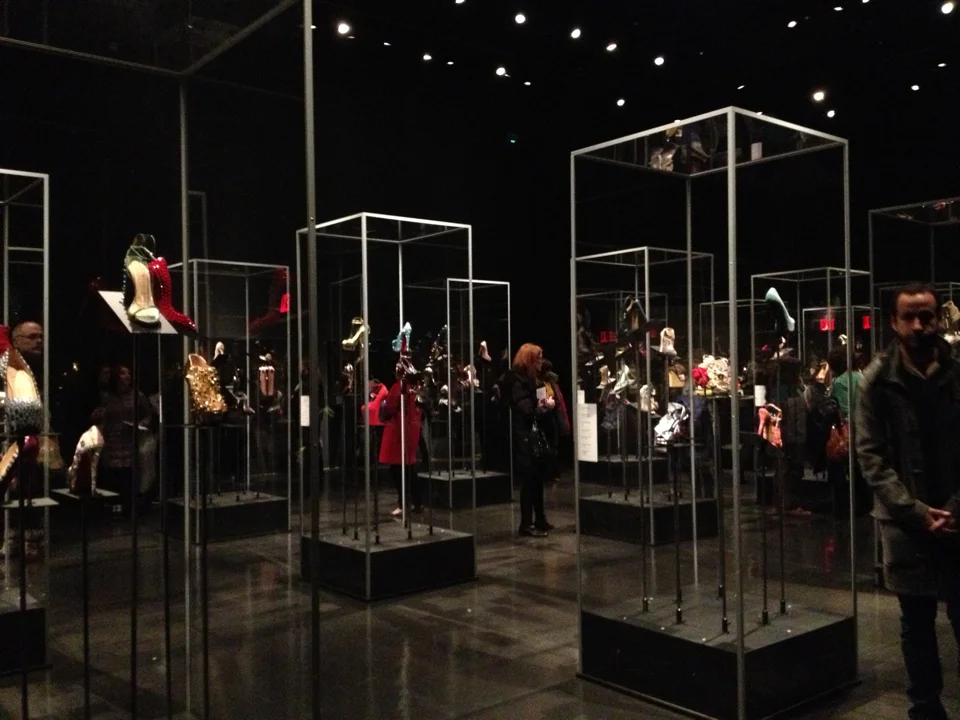 Wystawa Boots: The Height of Fashion w Muzeum Fashion Institute of Technology w Nowym Jorku
