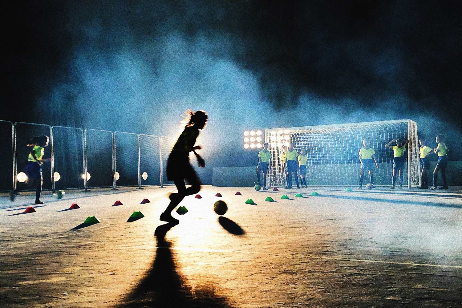 Łukasz J., były trener nieletnich piłkarek dwie z nich doprowadził do obcowania płciowego.