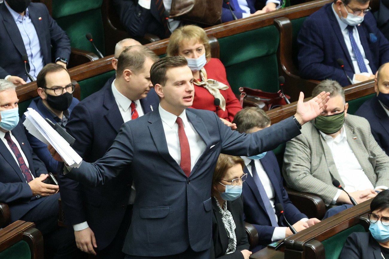 Poseł Konfederacji Jakub Kulesza zachorował, ale i tak pojawił się w Sejmie.