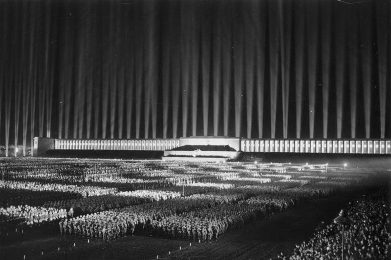 "Katedra Świateł" podczas Zjazdu NSDAP w Norymberdze, 1936.