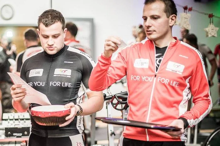 Praca w branży fitness to nie tylko prowadzenie zajęć, lecz także pozyskiwanie klientów i rozpisywanie planów treningowych oraz diet.