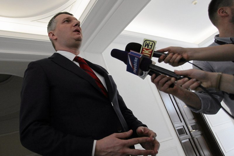 Warszawska prokuratura domaga się wykonania kary, czyli odsiadki dla posła Wiplera. Chodzi jeszcze o sprawę pijackiej rozróby posła pod klubem Enklawa.