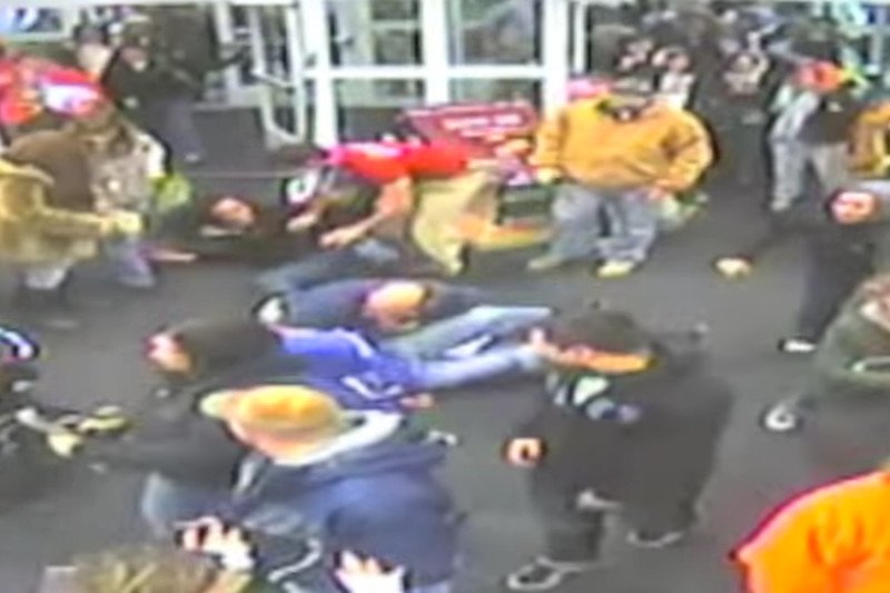 Tuż przed północą część cen poszybowało w górę. Bez złudzeń, czarny piątek to nie akcja charytatywna