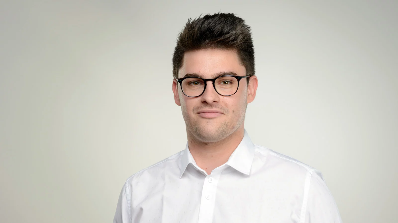 Dziennikarz Filip Harzer z należącego do Czeskiego Radia portalu iROZHLAS.cz wyjaśnia Polakom kulisy wyborów prezydenckich w Czechach.
