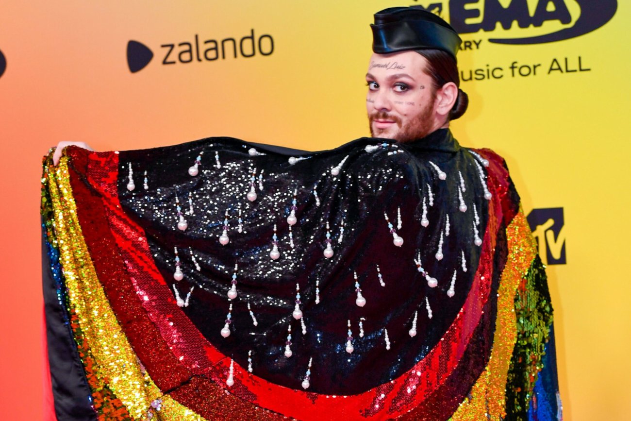 Riccardo Simonetti wcielił się na okładce magazynu "Siegessäule Magazin" w Maryję z brodą.