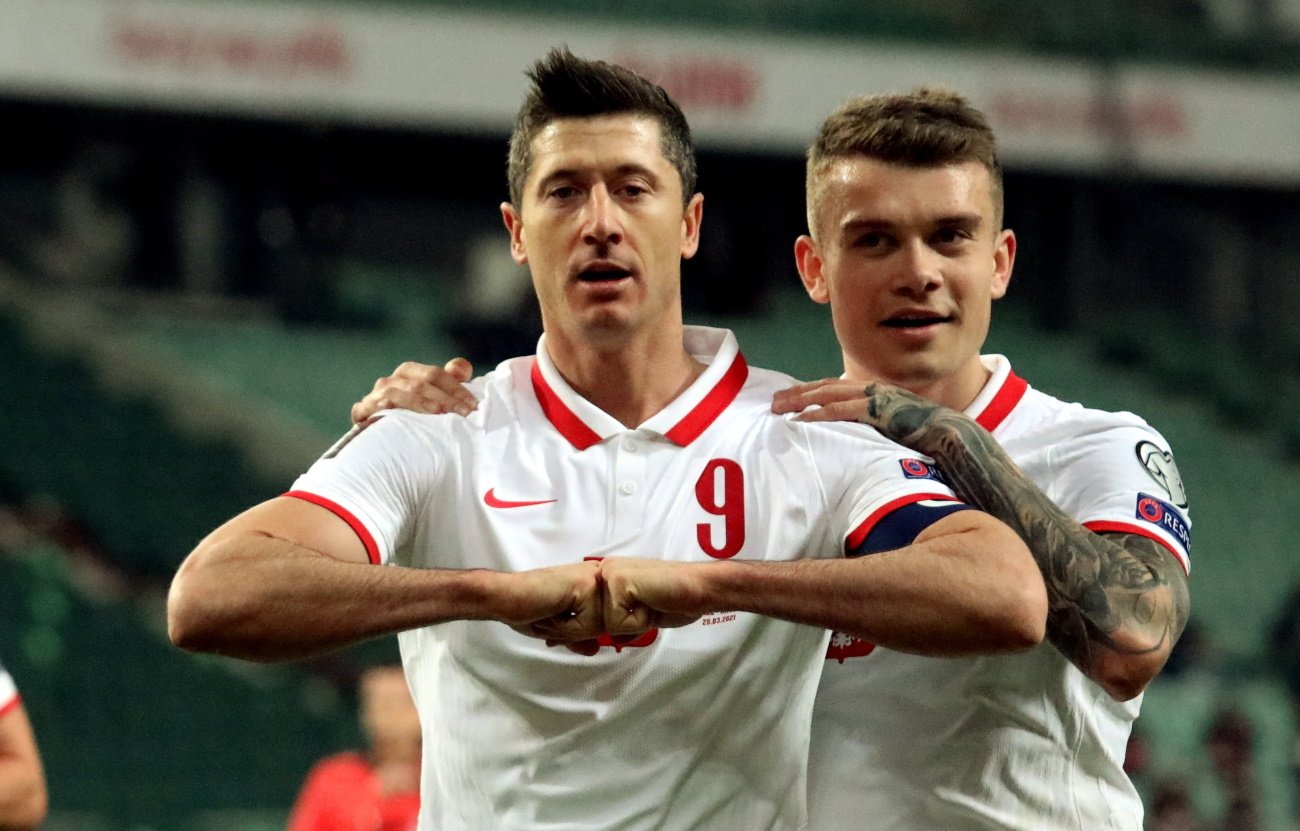 Kapitan Robert Lewandowski w pierwszym składzie rozpocznie mecz z Islandią