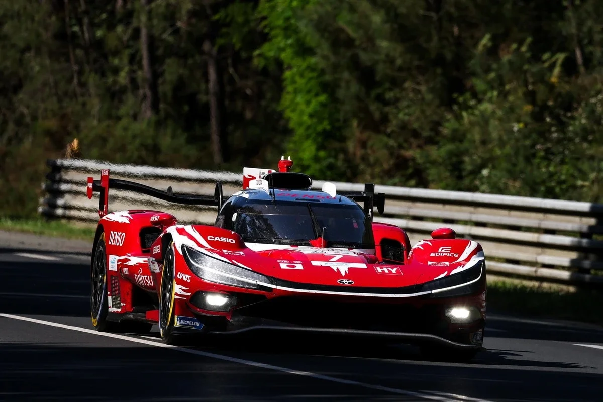 Toyota TR010 HYBRID Toyota TR010 HYBRID