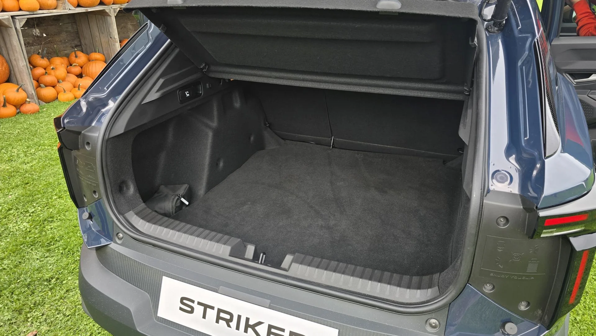 Nowa Dacia Striker