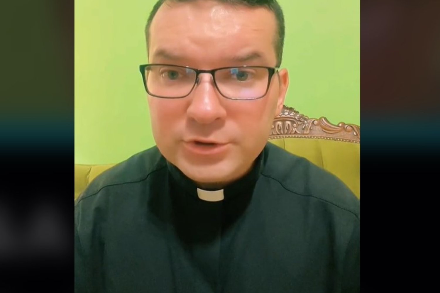 Duchowny nie chciał ochrzcić dziecka z in vitro. Ksiądz z TikToka komentuje.