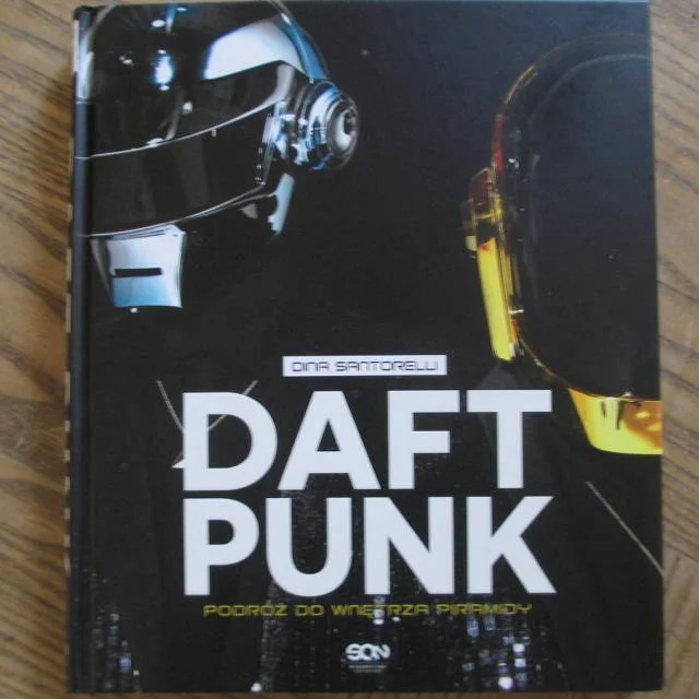 Książka "Daft Punk. Podróż do wnętrza piramidy" Diny Santorelli