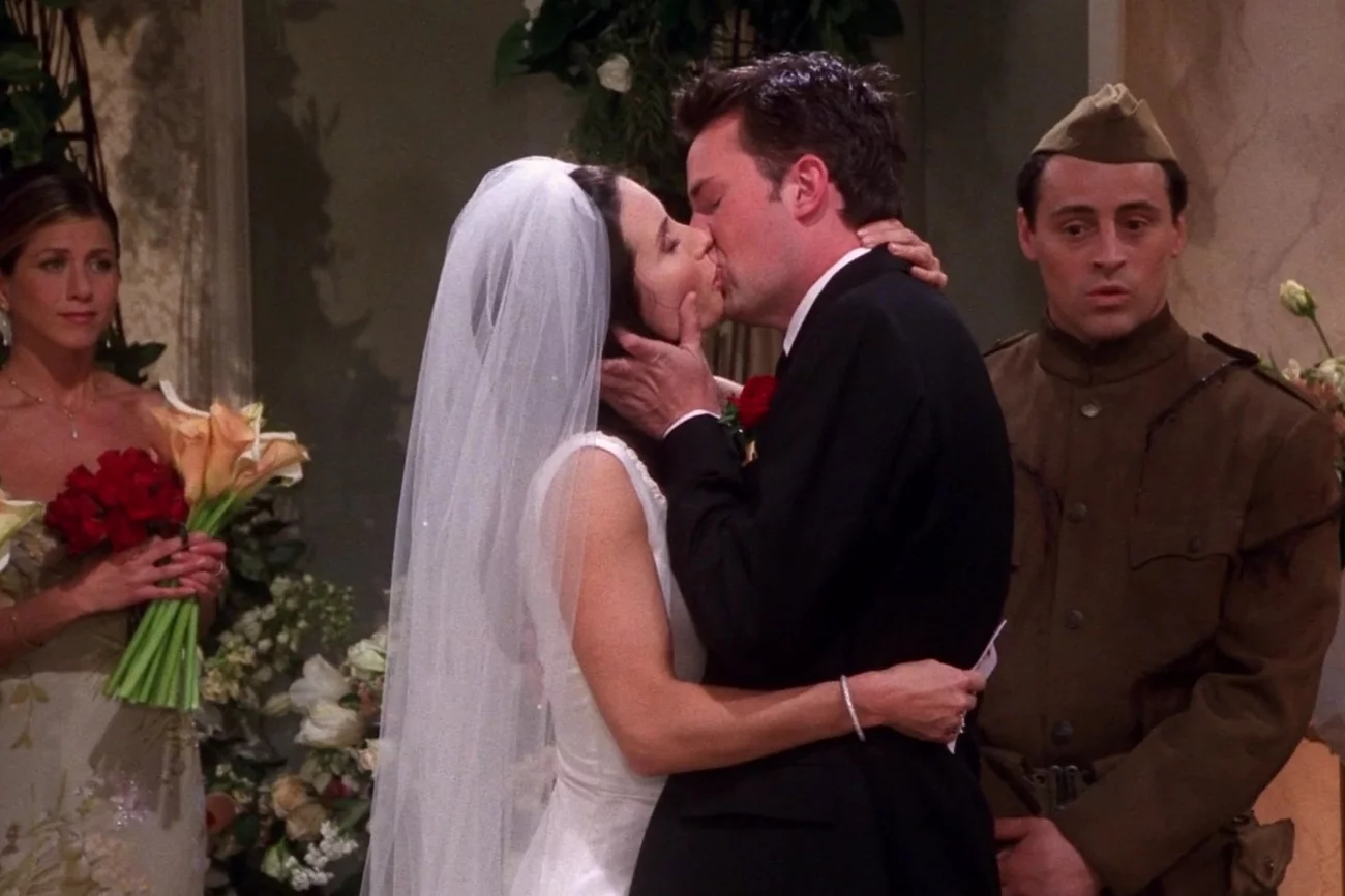 Jennifer Aniston, Courteney Cox, Matthew Perry i Matt LeBlanc w serialu "Przyjaciele"