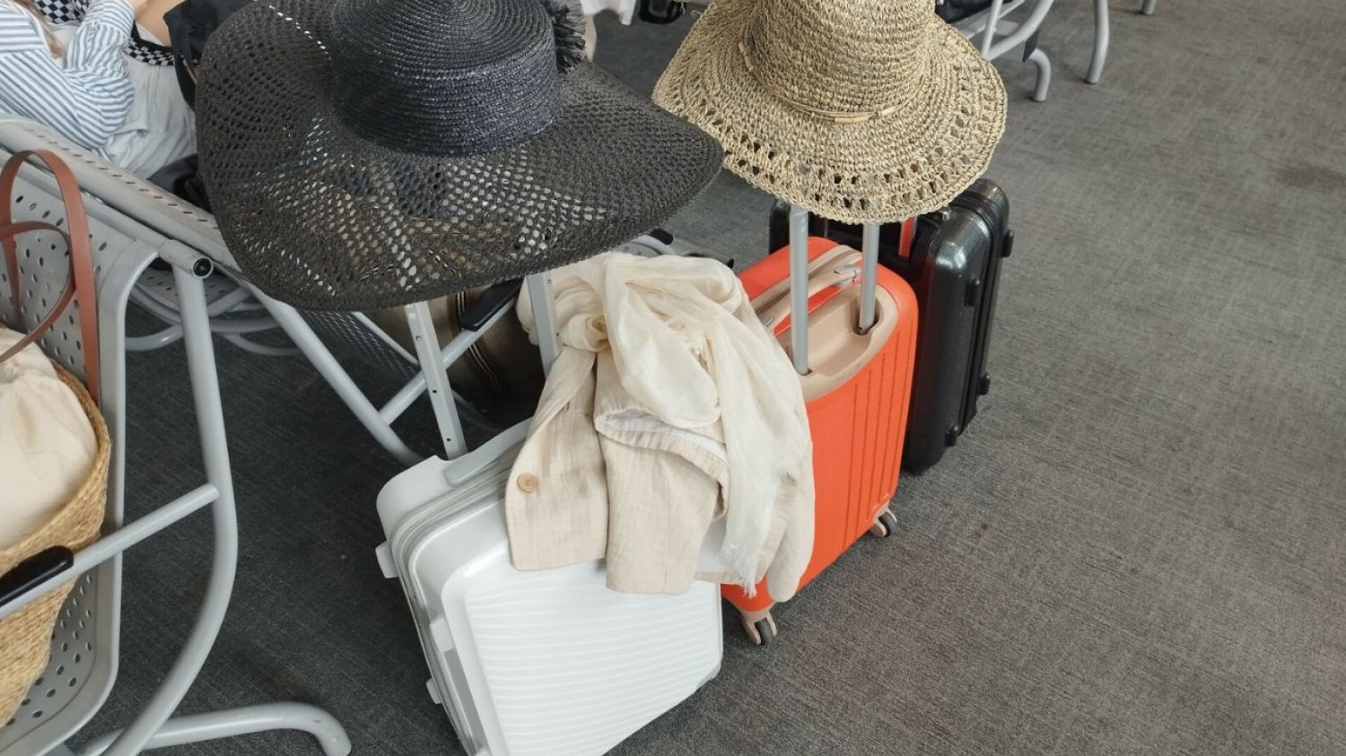 Popularne linie lotnicze wprowadziły zakaz. Z takim bagażem nie wejdziemy na pokład. Smart Bags nie zabierzesz do samolotu. Te linie lotnicze wprowadziły zakaz.