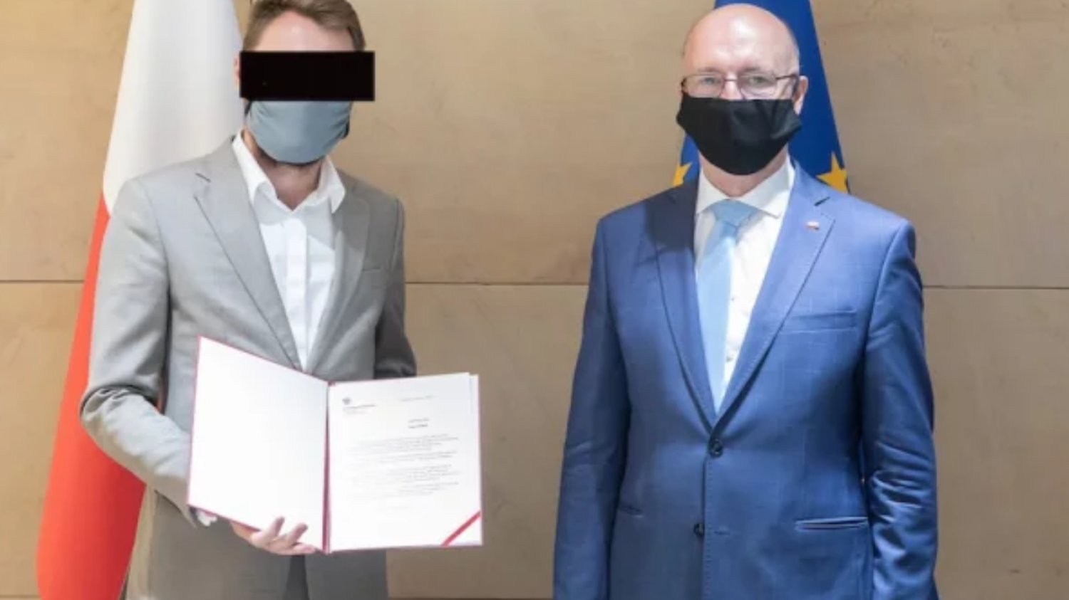 Edgar K. dalej znika z rządowych stron. Brak zdjęcia z Wawrzykiem