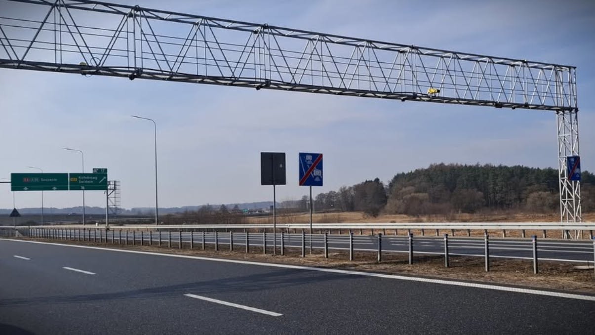 Nowy OPP w drodze nad morze już działa i soli mandaty. Kierowcy się tu nie hamowali