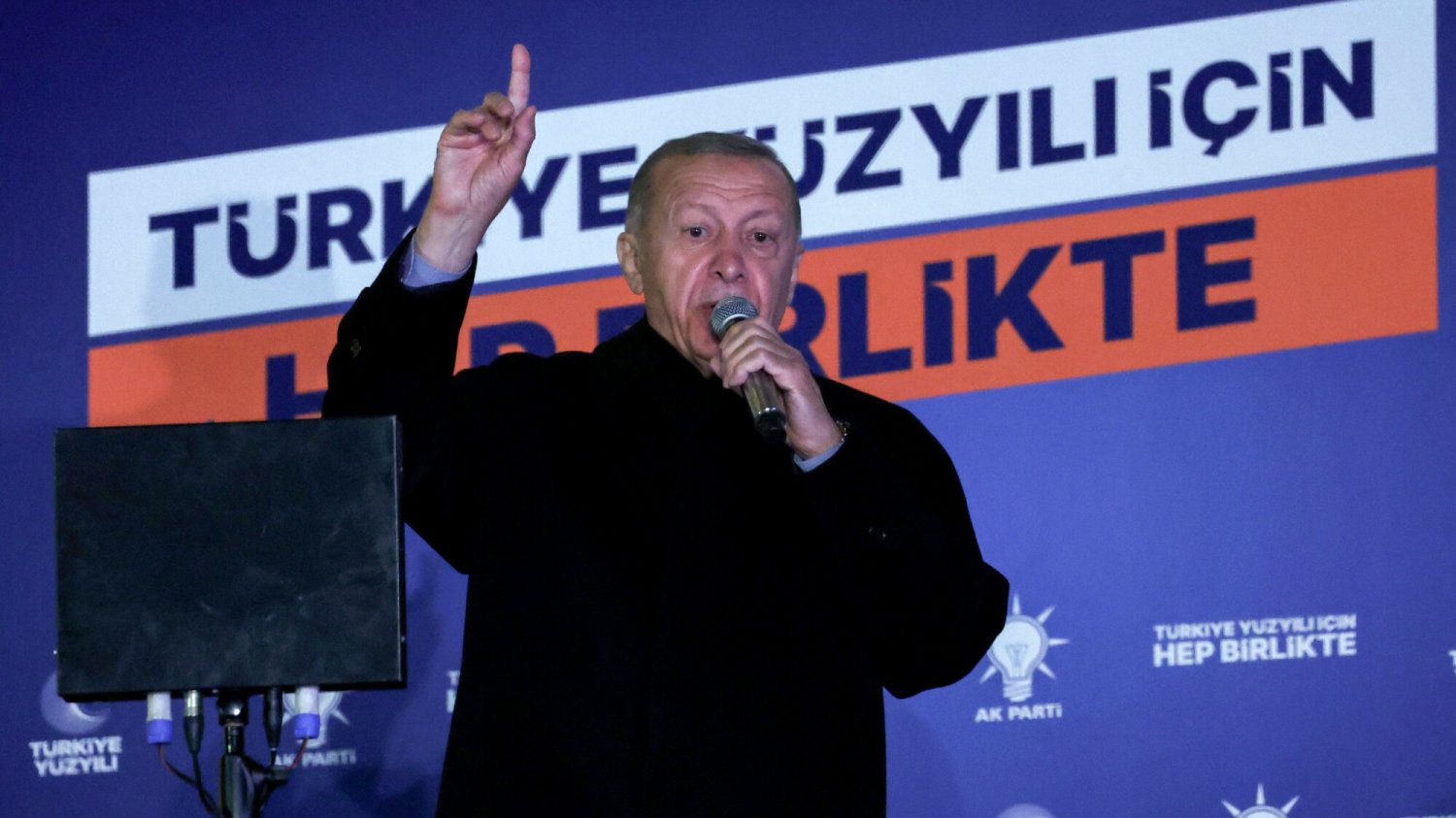 Urzędujący prezydent Turcji Recep Tayyip Erdoğan w pierwszej turze wyborów miał uzyskać nieco niej niż 50 proc. głosów. Prezydent Turcji Recep Tayyip Erdoğan.